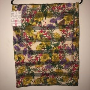 Small Lularoe Cassie